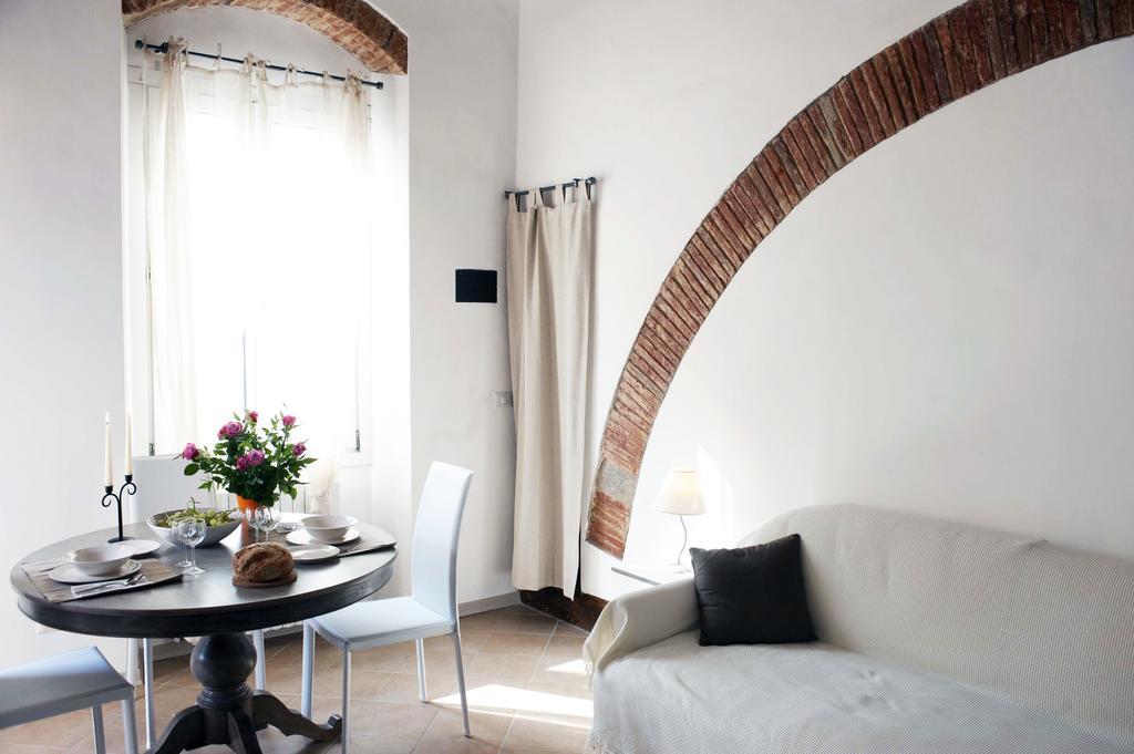 Roommo Beccaria Florence Room photo